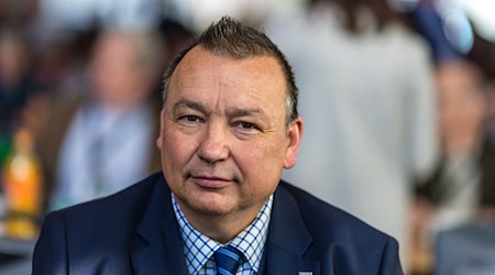 Sven Herzberger, Landrat des Landkreises Dahme-Spreewald, sitzt beim Landesbauerntag des Landesbauernverbandes Brandenburg. / Foto: Frank Hammerschmidt/dpa