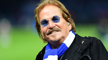 Fußball: Bundesliga, Hertha BSC - FC Schalke 04, 20. Spieltag im Olympiastadion. Frank Zander ist zurück bei Hertha. / Foto: Soeren Stache/dpa-Zentralbild/dpa