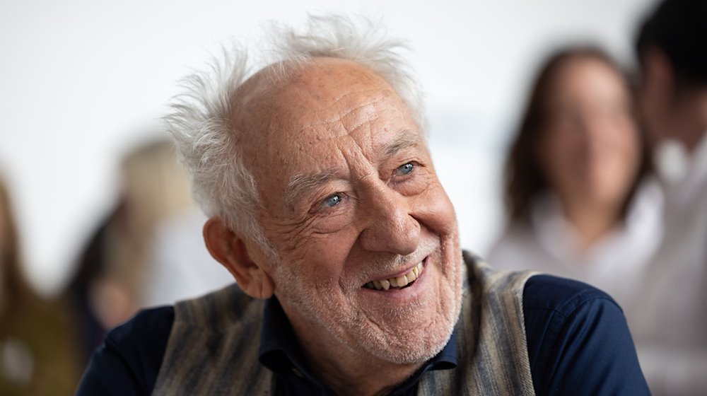 Dieter Hallervorden, Kabarettist, nimmt an der Kinder-Lebens-Lauf Veranstaltung teil. Der Kinder-Lebens-Lauf ist eine Kampagne des Bundesverband Kinderhospiz. Der Fokus liegt auf der Gewinnung von Ehrenamtlichen. / Foto: Hannes P. Albert/dpa