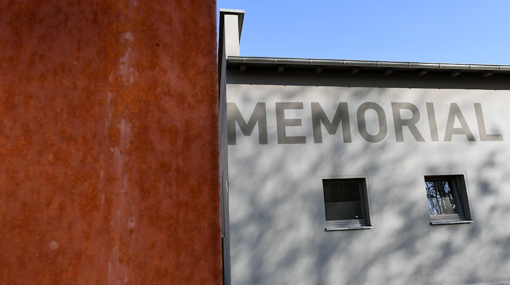 Ein Gebäude der Gedenkstätte für die Opfer der Euthanasie-Morde in Brandenburg/Havel. / Foto: Ralf Hirschberger/dpa