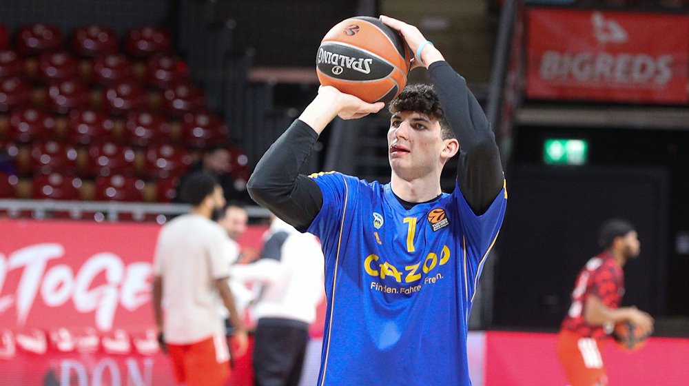 Gabriele Procida von Alba Berlin beim Warm up. Für den Italiener ist die Saison beendet. / Foto: Christian Kolbert/dpa