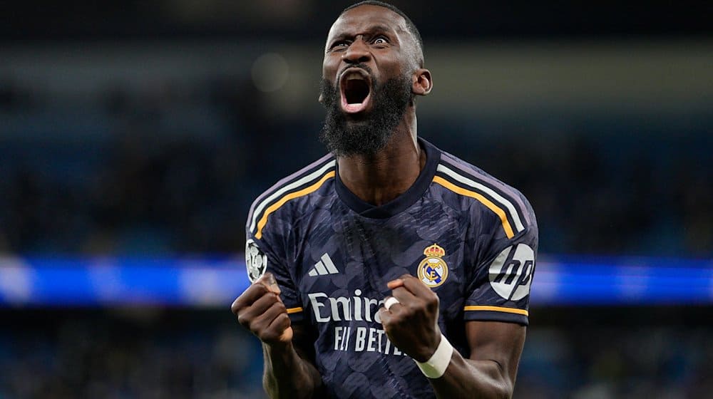 Antonio Rüdiger von Real Madrid jubelt am Ende des Spiels. / Foto: Dave Shopland/AP/dpa