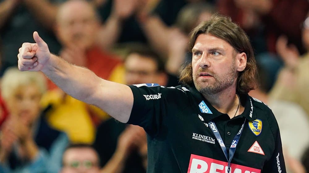 Handball: Bundesliga, Rhein-Neckar Löwen - Füchse Berlin, 26. Spieltag, SAP-Arena. Sebastian Hinze, Trainer der Rhein-Neckar Löwen, gestikuliert. / Foto: Uwe Anspach/dpa