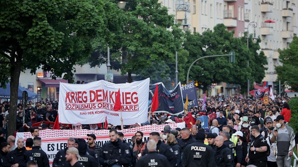 Revolutionäre 1. Mai-Demo in Berlin. / Foto: Hannes Albert/dpa