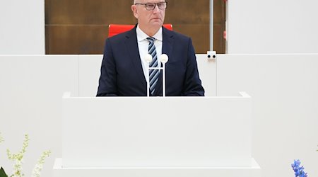 Dietmar Woidke (SPD), Ministerpräsident von Brandenburg, spricht. / Foto: Soeren Stache/dpa/Archivbild