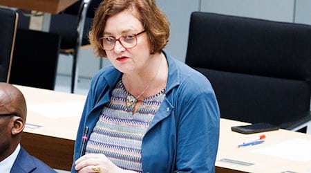 Ina Czyborra (SPD), Berliner Senatorin für Gesundheit, Wissenschaft, Pflege und Gleichstellung. / Foto: Carsten Koall/dpa