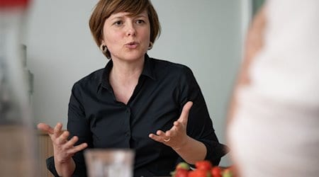 Katarina Niewiedzial, Beauftragte für Partizipation, Integration und Migration der Stadt Berlin. / Foto: Sebastian Gollnow/dpa