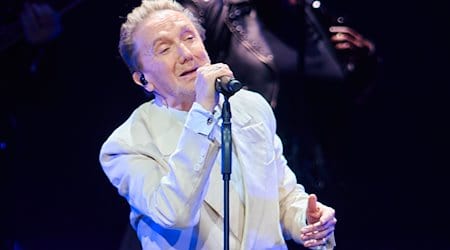 Marius Müller-Westernhagen singt beim Auftakt der Tour «75Live» in der Westfalenhalle. / Foto: Bernd Thissen/dpa