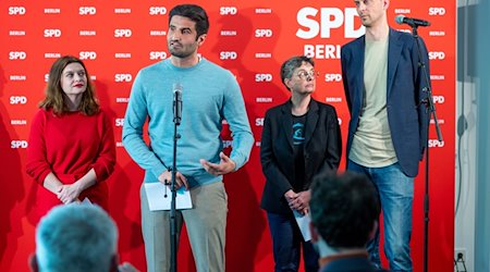 Eine Pressekonferenz nach der Auszählung der Stimmen zur Wahl der neuen Doppelspitze der Berliner SPD. / Foto: Christophe Gateau/dpa