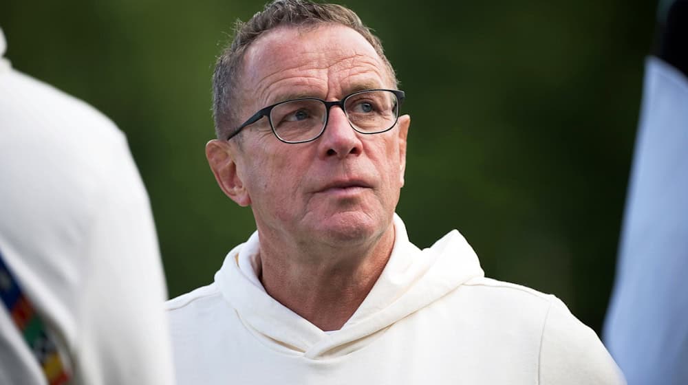 Trainer Ralf Rangnick leitet das Training der österreichischen Nationalmannschaft. / Foto: Sebastian Christoph Gollnow/dpa