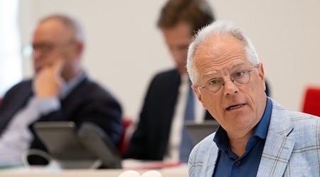 Heiner Klemp (Bündnis 90/Die Grünen) spricht im Landtag. / Foto: Soeren Stache/dpa