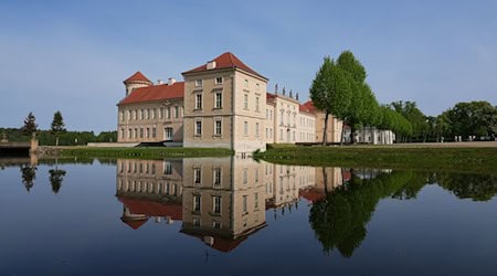 Die Parkseite von Schloss Rheinsberg. / Foto: Soeren Stache/dpa/Archiv