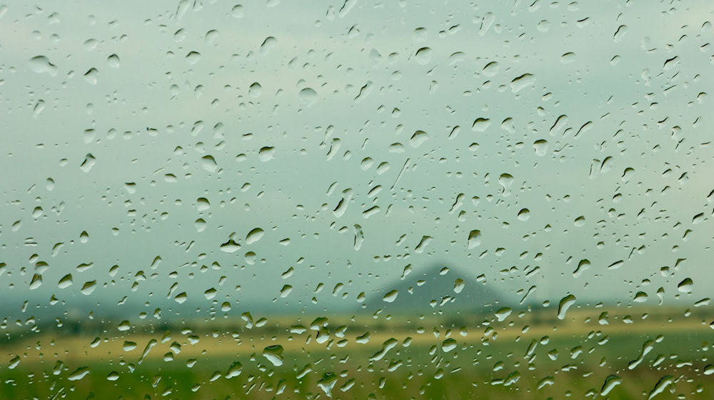 Schauer und Gewitter in Sachsen-Anhalt. / Foto: Matthias Bein/dpa