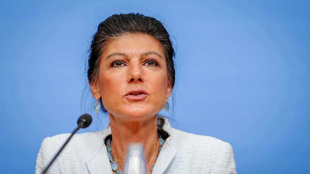 Sahra Wagenknecht, Parteivorsitzende vom Bündnis Sahra Wagenknecht (BSW) und Bundestagsabgeordnete, gibt eine Pressekonferenz nach der Europawahl. / Foto: Kay Nietfeld/dpa