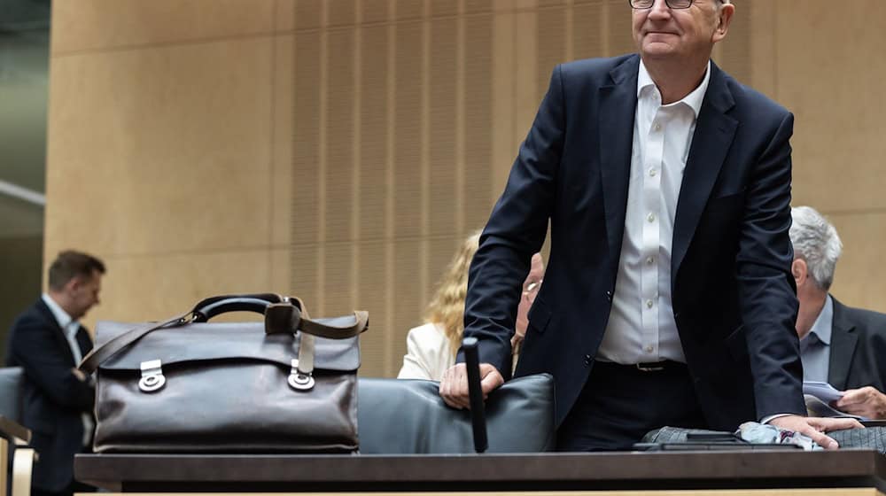 Dietmar Woidke (SPD), Ministerpräsident von Brandenburg, nimmt an der Sitzung im Bundesrat teil. / Foto: Hannes P Albert/dpa