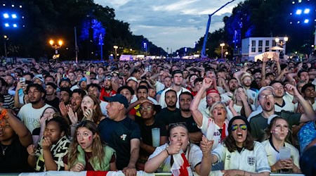 Die englischen Fans erlebten beim EM-Finale eine Achterbahn der Gefühle. / Foto: Christophe Gateau/dpa