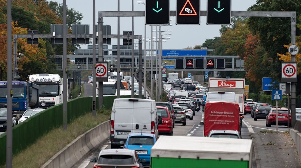 Autofahrer müssen sich auf der A111 auf Verzögerungen einstellen. (Symbolbild) / Foto: Bernd von Jutrczenka/dpa