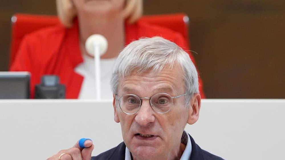 Hält seine Partei für ausgegrenzt: AfD-Fraktionschef Hans-Christoph Berndt (Archivbild). / Foto: Soeren Stache/dpa