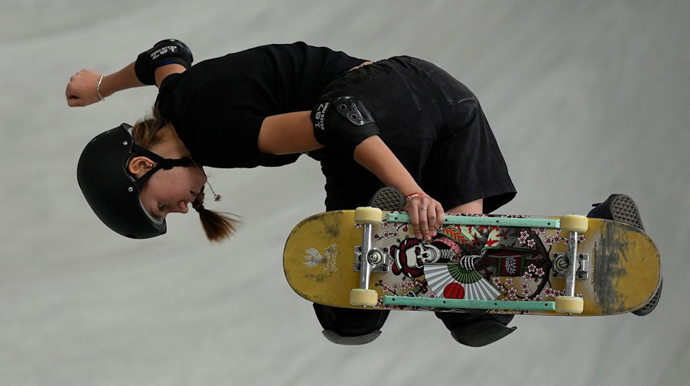 Lilly Stoephasius strebt bei den Olympischen Spielen das Skateboard-Finale an. / Foto: Ng Han Guan/AP