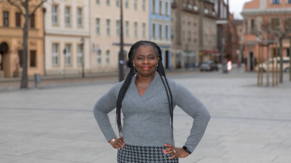 Adeline Abimnwi Awemo sitzt in Cottbus im Beirat für Integration und Migration. (Archivbild) / Foto: Frank Hammerschmidt/dpa