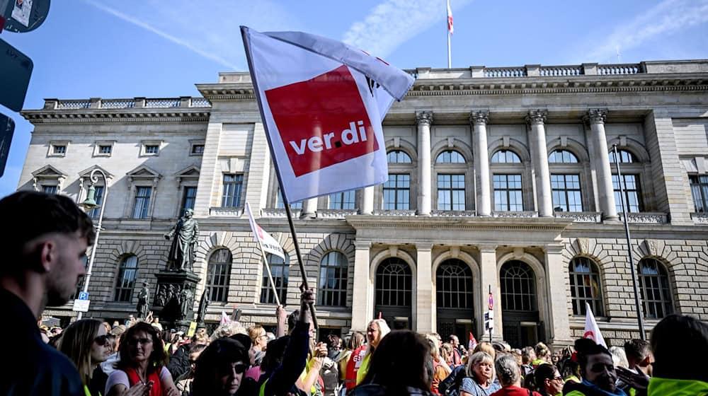 Erzieherinnen und Erzieher in Berlin fordern bessere Arbeitsbedinungen. (Archivbild) / Foto: Britta Pedersen/dpa