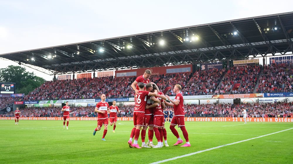 Der Cottbuser Antrag wurde abgelehnt: Es gibt keine Fördermittel für die Stadionsanierung. / Foto: Robert Michael/dpa