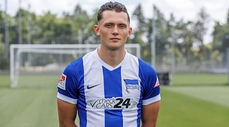 Ob Fabian Reese zu Saisonbeginn das Hertha-Trikot überstreien wird, ist derzeit fraglich / Foto: Andreas Gora/dpa