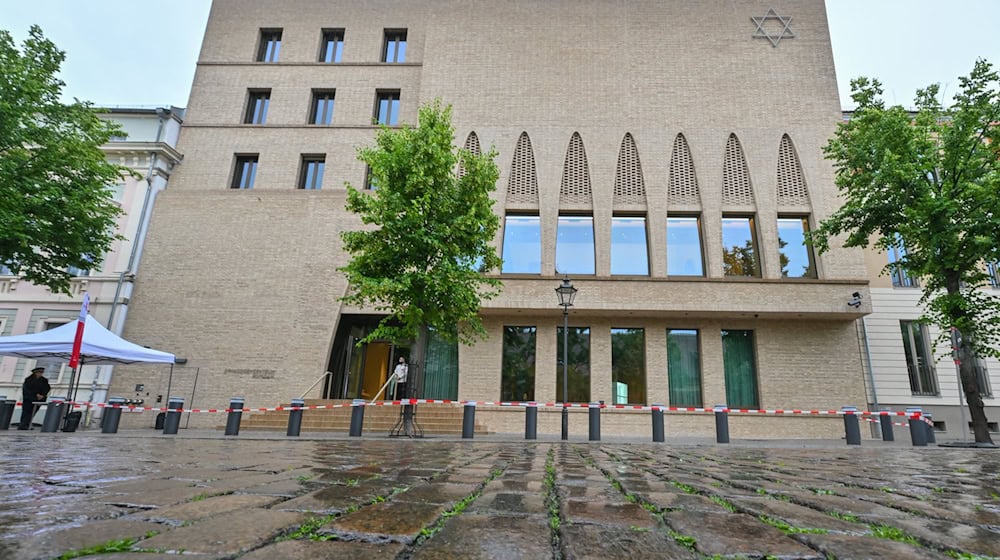 Mit einem Festakti wird die Eröffnung des jüdischen Synagogenzentrums gefeiert / Foto: Patrick Pleul/dpa