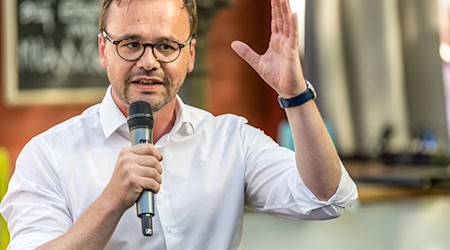 Nennt seine Alkoholfahrt mit E-Roller einen Fehler: Brandenburgs CDU-Landes- und Fraktionschef Jan Redmann (Archivbild). / Foto: Frank Hammerschmidt/dpa