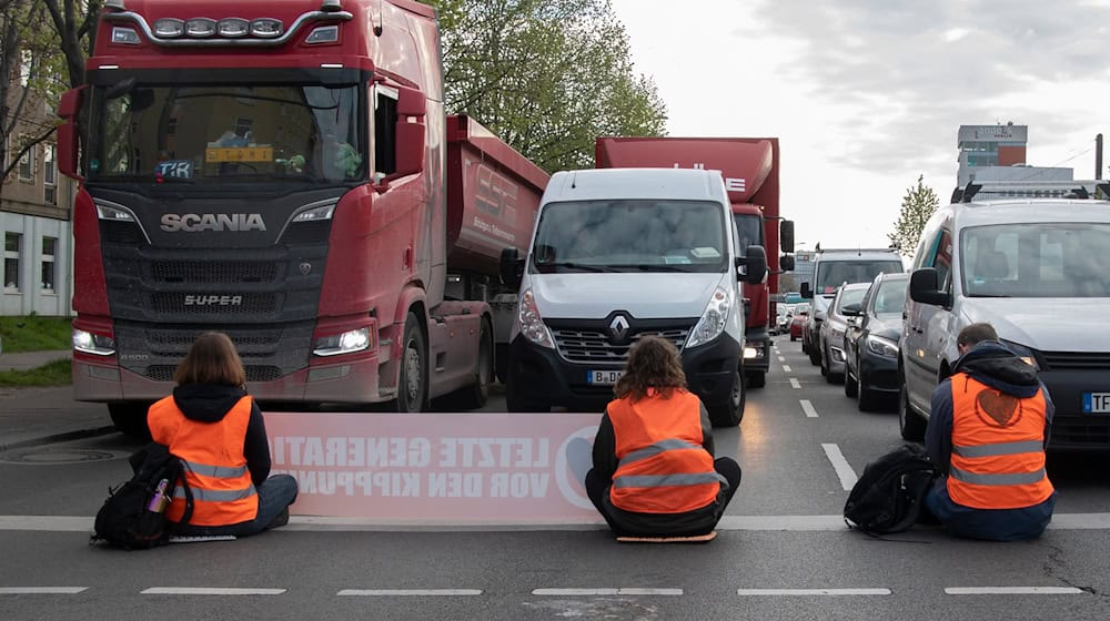 Der Angeklagte hatte sich nach Angaben des Gerichts an mehreren Straßenblockaden in Berlin beteiligt. (Symbolbild) / Foto: Paul Zinken/dpa