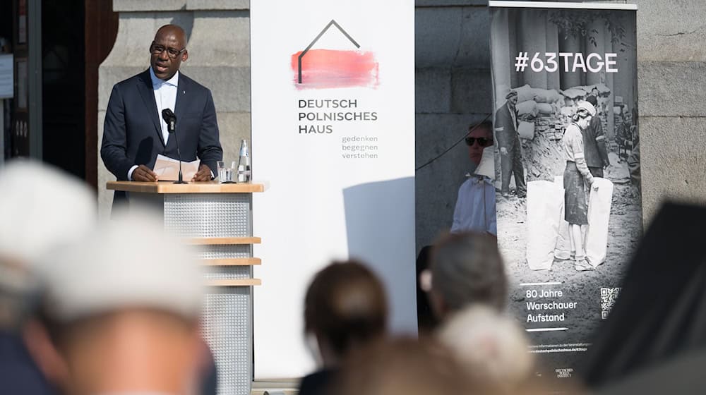 Berlin und Warschau sind heute Partnerstädte - ein Symbol der Versöhnung, findet Kultursenator Joe Chialo. / Foto: Sebastian Christoph Gollnow/dpa