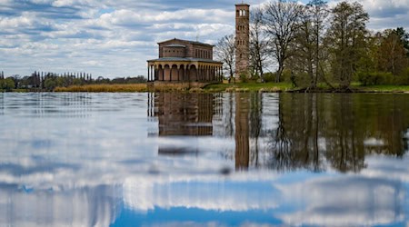 Die Stadt Potsdam ruft zu rücksichtvollem Verhalten an Seen und in Schutzgebieten auf wie hier am Sacrower See (Archivbild) / Foto: Patrick Pleul/dpa-Zentralbild/ZB