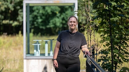 Die neue Leiterin dr Gedenkstätte Todesmarsch Belower Wald, Frid will die Bildungsarbeit mit Schulen verstärken / Foto: Monika Skolimowska/dpa