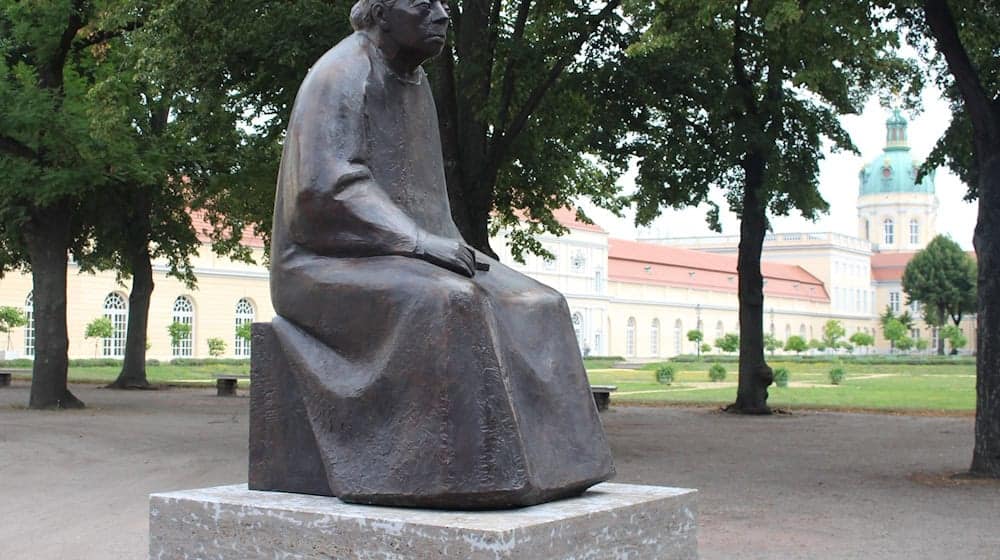 Die Kollwitz-Bronze steht restauriert und intakt am neuen Standort.  / Foto: -/Käthe-Kollwitz-Museum Berlin/dpa