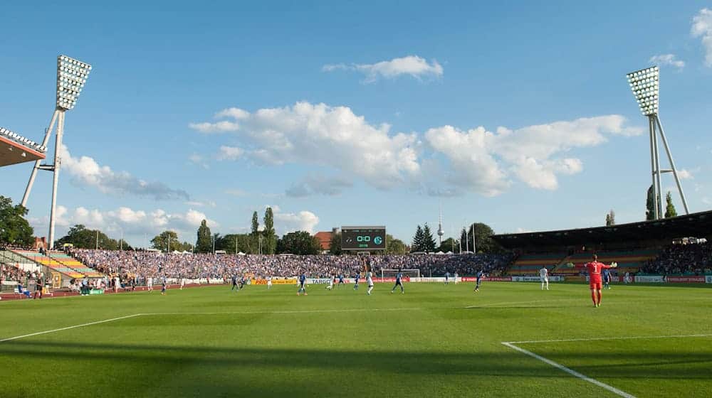 Kommt der Breitensport durch einen Abriss des Jahnstadions zu kurz? (Archivbild) / Foto: Annegret Hilse/dpa