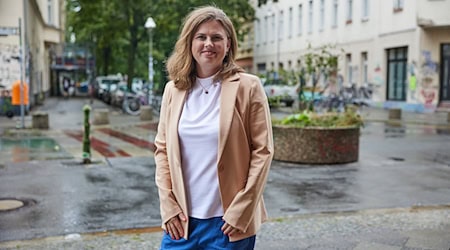 Die Bezirksbürgermeisterin von Friedrichshain-Kreuzberg, Clara Herrmann, sieht rund um den Görlitzer Park und den benachbarten Wrangelkiez noch viele Probleme, die Bezirk und Senat angehen müssen.  / Foto: Joerg Carstensen/dpa