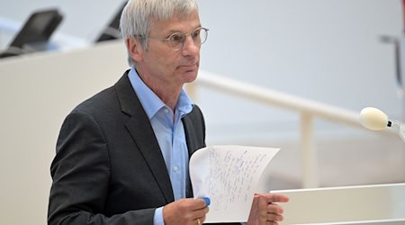 Kritisiert die Brandmauer anderer Parteien: AfD-Fraktionschef Hans-Christoph Berndt (Archivbild). / Foto: Michael Bahlo/dpa