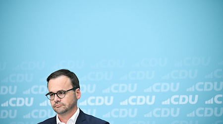 Jan Redmann sah nach der Wahlniederlage sichtlich mitgenommen aus. / Foto: Sebastian Christoph Gollnow/dpa