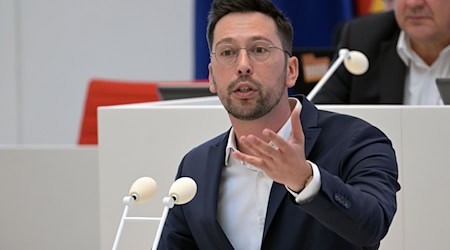 Kritisiert, dass die AfD nicht eingeladen war: AfD-Bildungspolitiker Dennis Hohloch (Archivbild). / Foto: Michael Bahlo/dpa