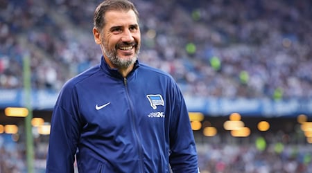 Hertha-Coach Cristian Fiél will mit den Berlinern auch zuhause eine Macht werden.  / Foto: Christian Charisius/dpa