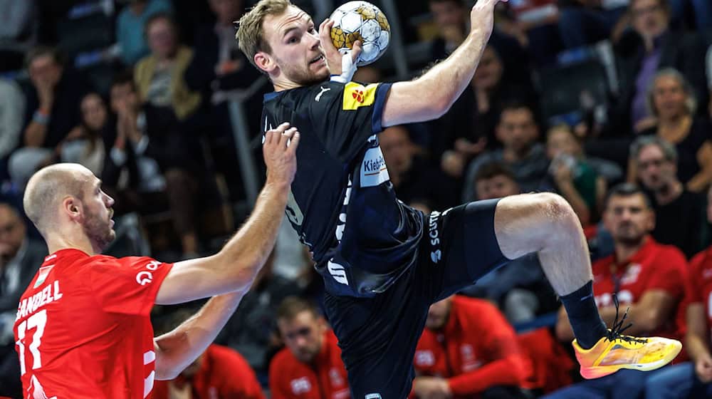 Welthandballer Mathias Gidsel war mit zehn Toren bester Berliner Werfer / Foto: Andreas Gora/dpa