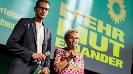 Die Grünen-Spitzenkandidaten Benjamin Raschke und Antje Töpfer stimmen die Partei auf die Endphase des Wahlkampfes ein. Am 22. September wählt Brandenburg einen neuen Landtag. / Foto: Fabian Sommer/dpa