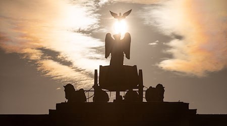 Sommerliche Temperaturen kehren nach Berlin und Brandenburg zurück. Bis 26 Grad werden erwartet. (Archivbild) / Foto: Christophe Gateau/dpa