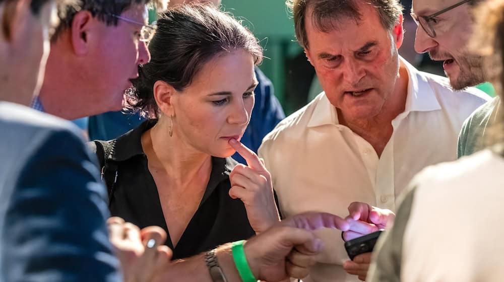 Besorgte Gesichter bei der Grünen-Wahlparty. / Foto: Frank Hammerschmidt/dpa