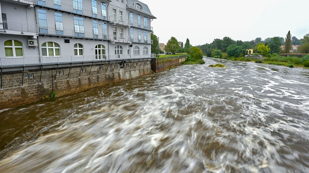 Auch in Brandenburg droht in den kommenden Tagen Hochwasser. Der Wasserstand der Neiße in Guben ist bereits gestiegen. (Foto aktuell) / Foto: Patrick Pleul/dpa/dpa-tmn