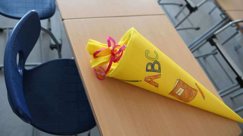 Zu Beginn des Schuljahres sorgt sich der Landeselternrat um die Personaldecke bei den Lehrern in Brandenburg. (Symbolbild) / Foto: Angelika Warmuth/dpa