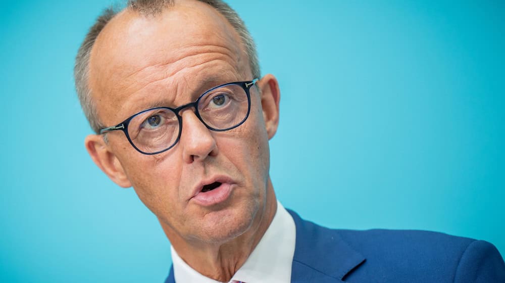 Friedrich Merz (CDU) will eine Wahlkampfveranstaltung in Brandenburg an der Havel besuchen. / Foto: Michael Kappeler/dpa