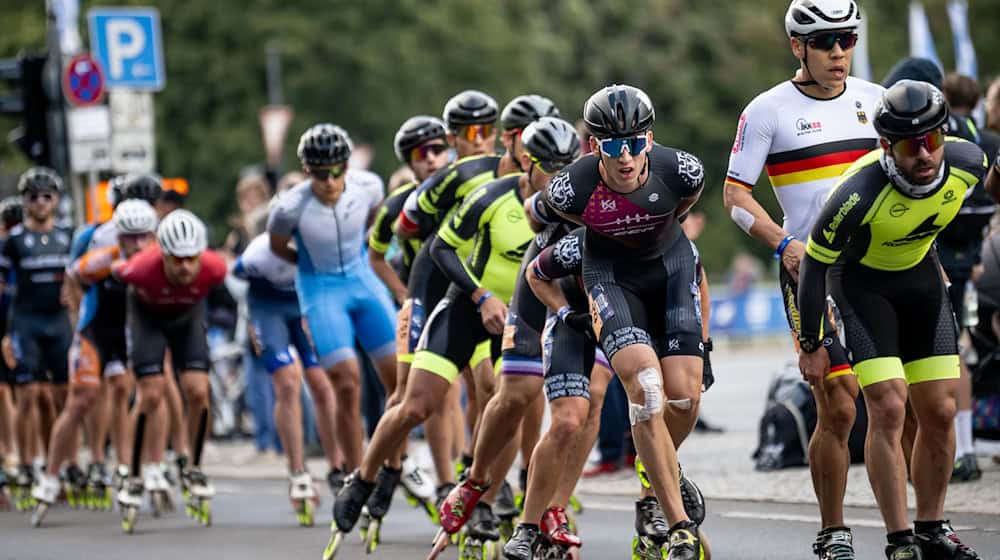 Das Skater-Rennen fand erstmals auf einem neuen Rundkurs statt. / Foto: Fabian Sommer/dpa