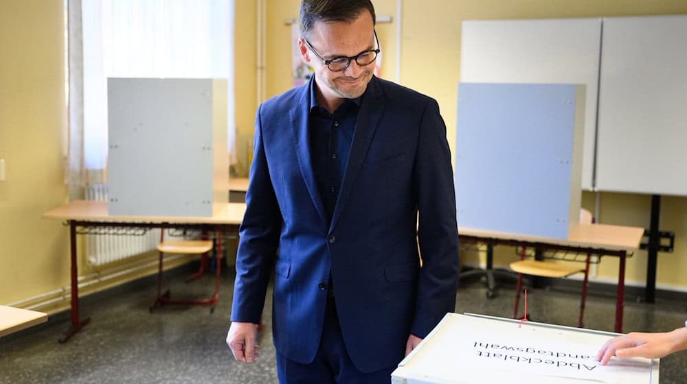 Jan Redmann lag mit seiner CDU zuletzt weit abgeschlagen hinter SPD und AfD. / Foto: Bernd von Jutrczenka/dpa