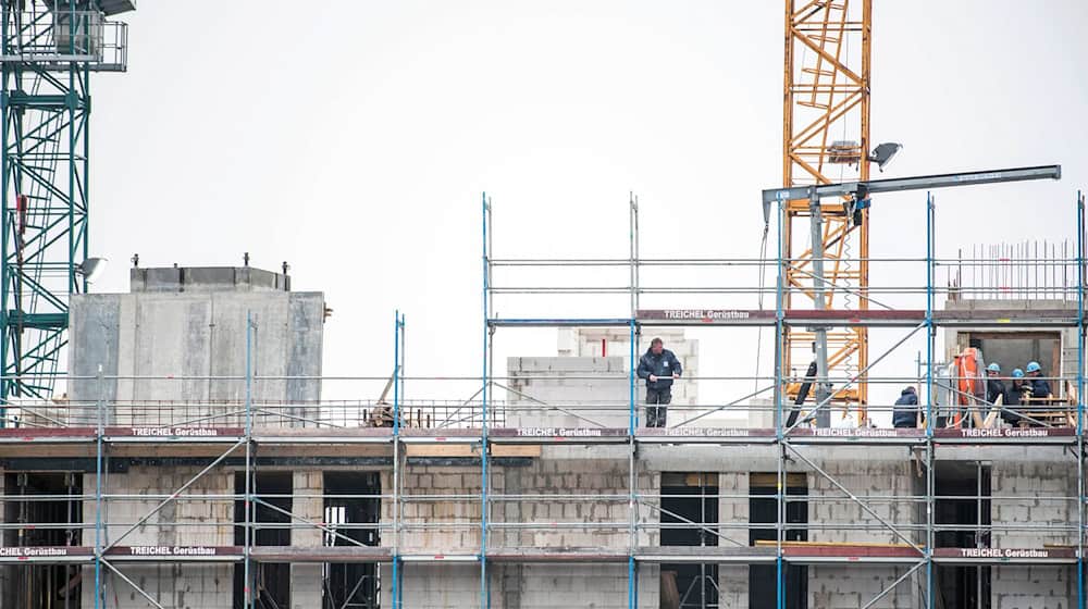 Spatenstich für den Bau neuer Wohnungen in Potsdam. (Symbolbild) / Foto: Frank Hormann/dpa